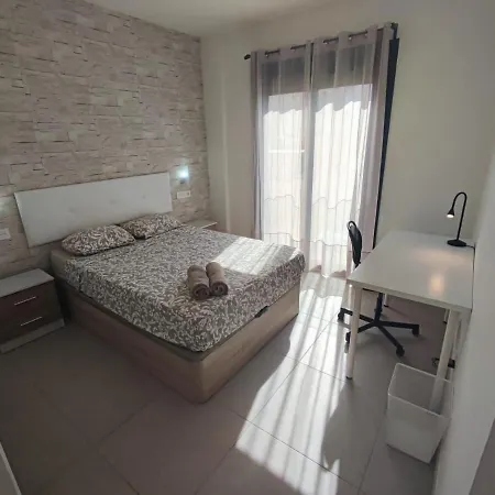 Piso Completo Para 4 Personas -parking Gratuito * Malaga