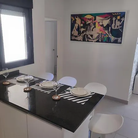 Piso Completo Para 4 Personas -parking Gratuito * Málaga